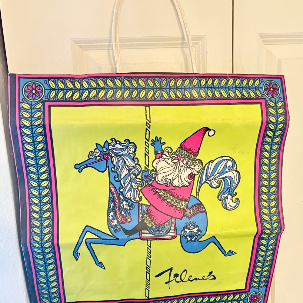EUC VINTAGE FILENES CHRISTMAS CAROUSEL SANTA PAPER SHOPPING BAG